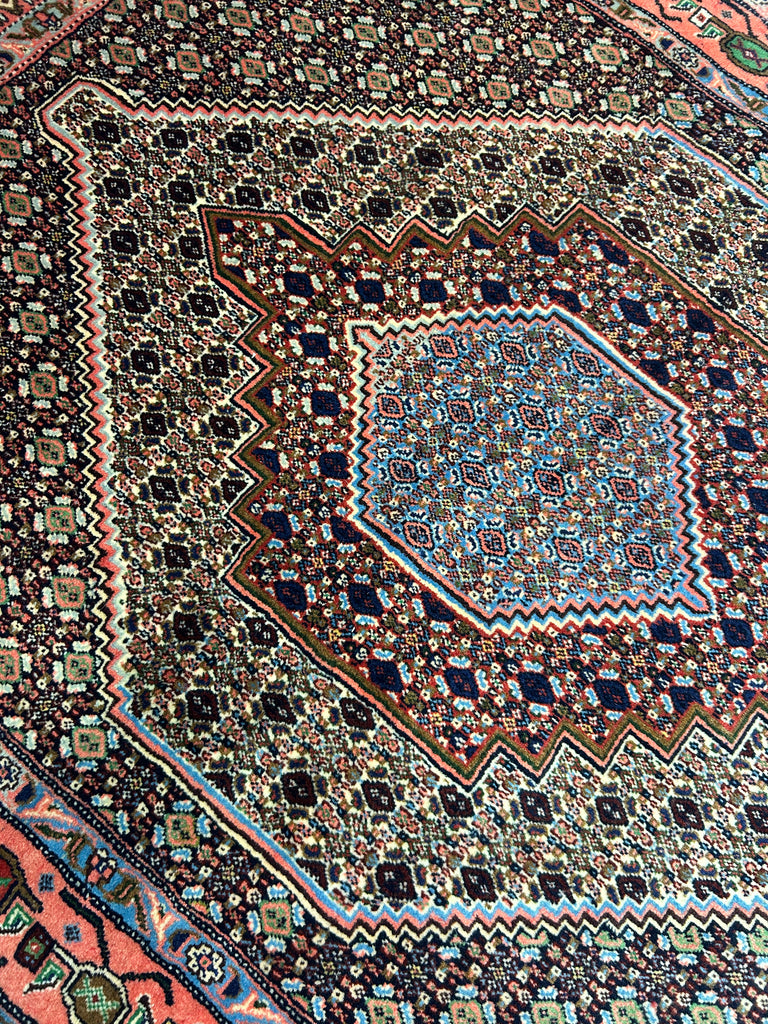 Roja / 5'2' x 4'2" / Handmade vintage rug