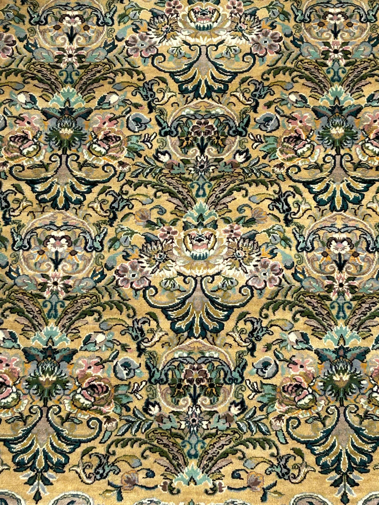 Goldie  / 10'x 6'8