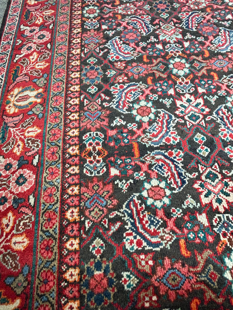 Rira / Vintage 9'5" x 12'3" Hand-knotted Wool Rug