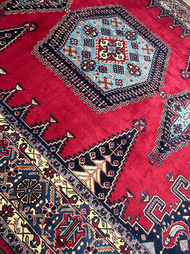 Melika  / 12 x 9'2