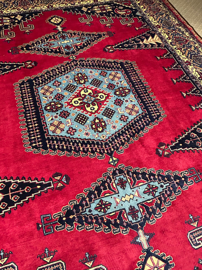 Melika  / 12 x 9'2