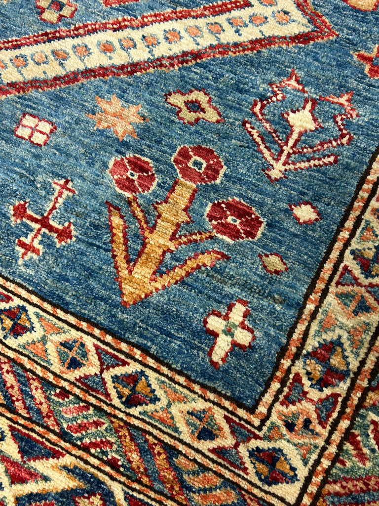 Nada/ 5x8 ft  hand knotted wool rug