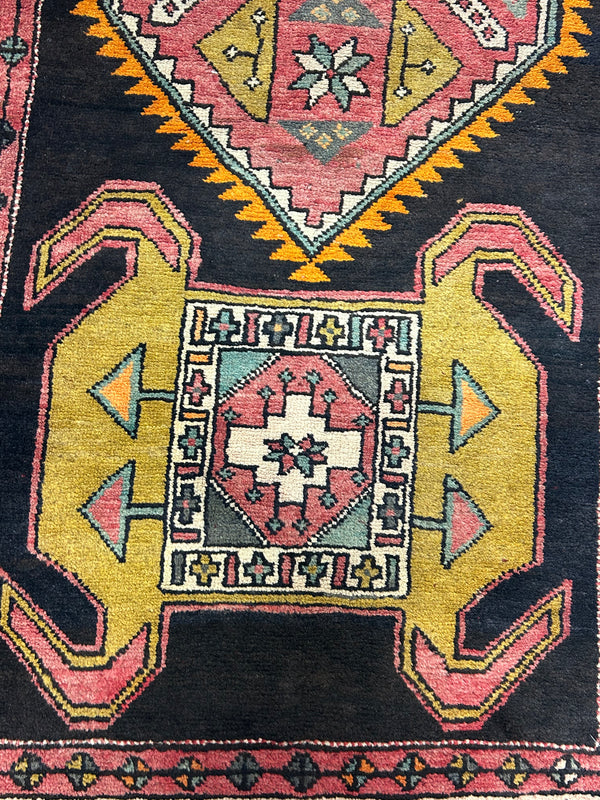 Soleil 3'.5" x 13'.3"