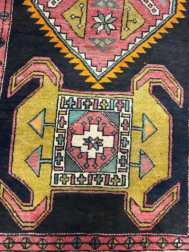Soleil 3'.5" x 13'.3"