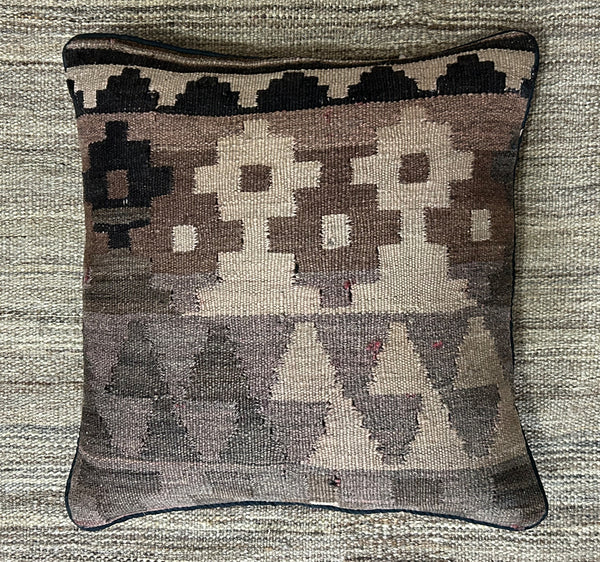 Couchin Kilim cushion No 1