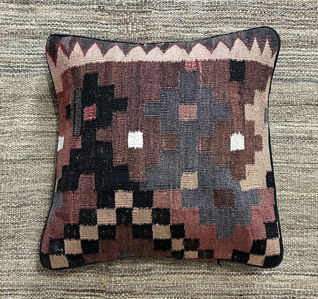 Couchin Kilim cushion 4