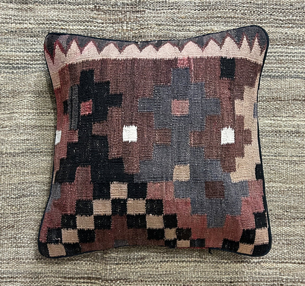 Couchin Kilim cushion 4