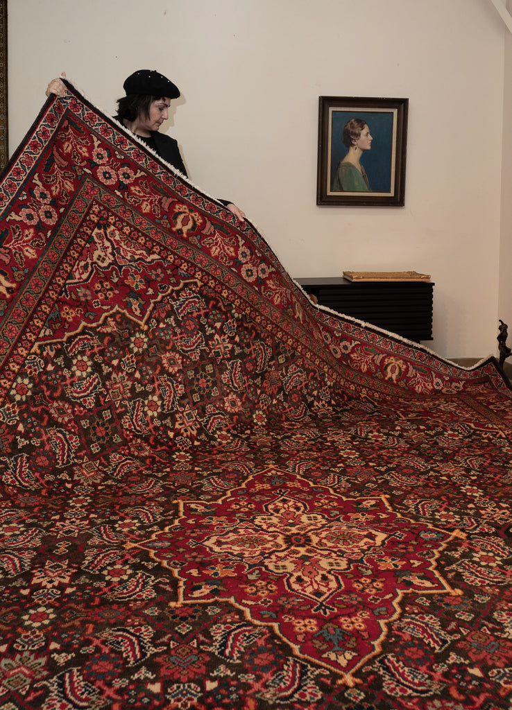 Rira / Vintage 9'5" x 12'3" Hand-knotted Wool Rug